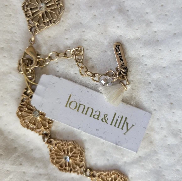 Lonna & Lilly | NWT Gold Tone Filigree Crystal Quatrefoil Necklace - Picture 8 of 9
